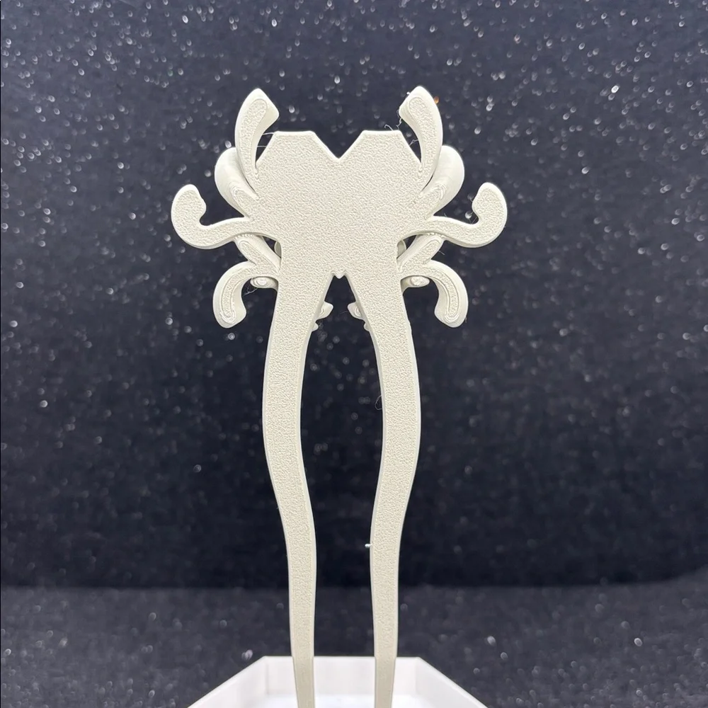 3D Printed Ornate Heart Hair Stick– Red Heart Gothic Floral Design - Picture 4 of 7